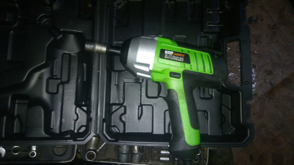 Гайковерт на 12 вольт. — Jeep Grand Cherokee (WJ), 3,1 л, 2001 года ...