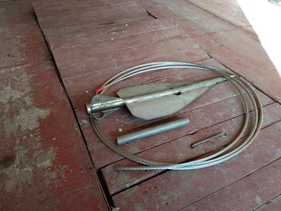 Вода под пасажирским ковриком — Lada Приора седан, 1,6 л, 2012 года ...