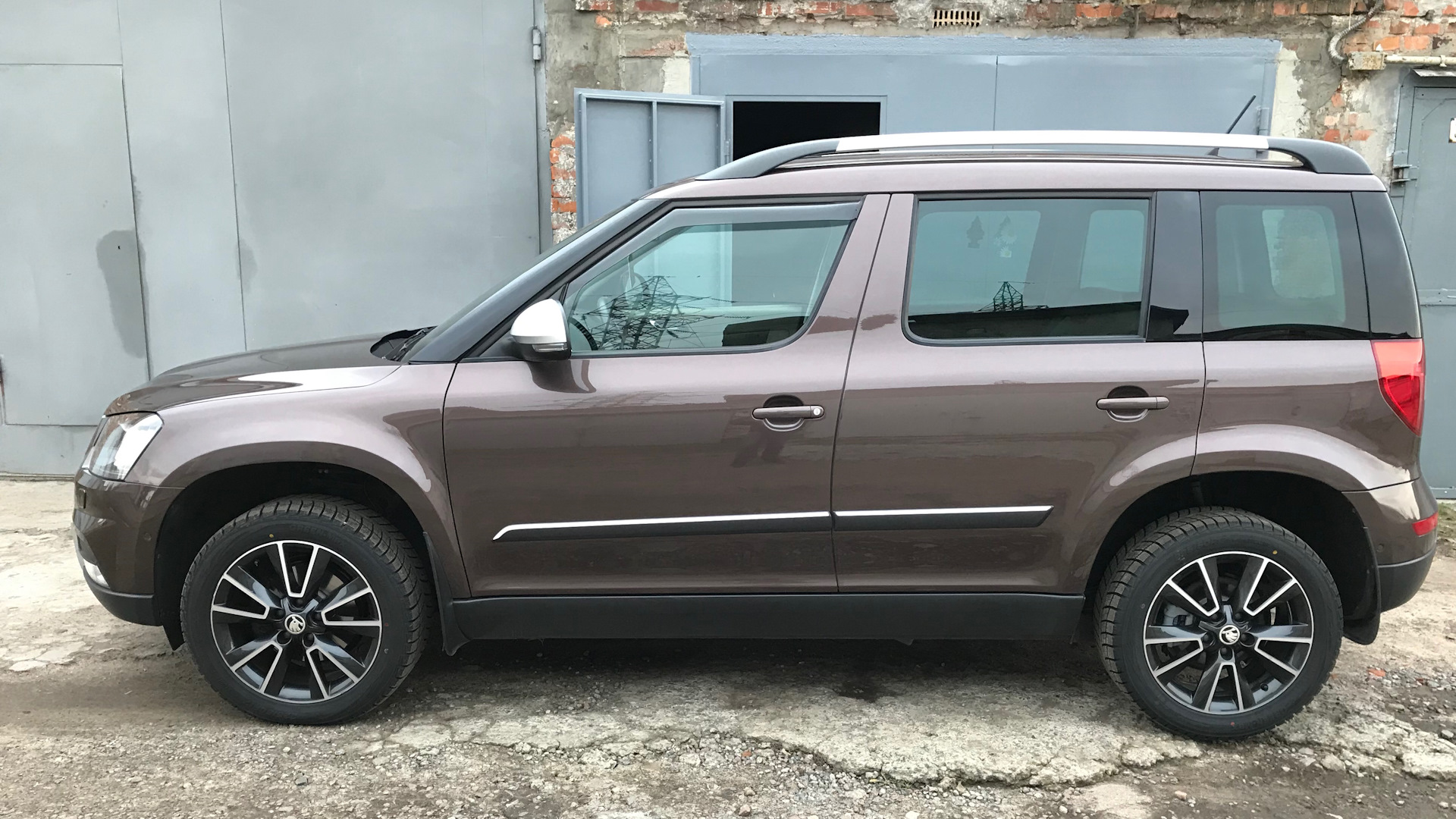 Шкода етти 1.8. Skoda Yeti 1.8. Skoda Yeti 1.8 TSI. Skoda Yeti 2014 1.8 TSI. Skoda Yeti 1.8 TSI камуфляж.