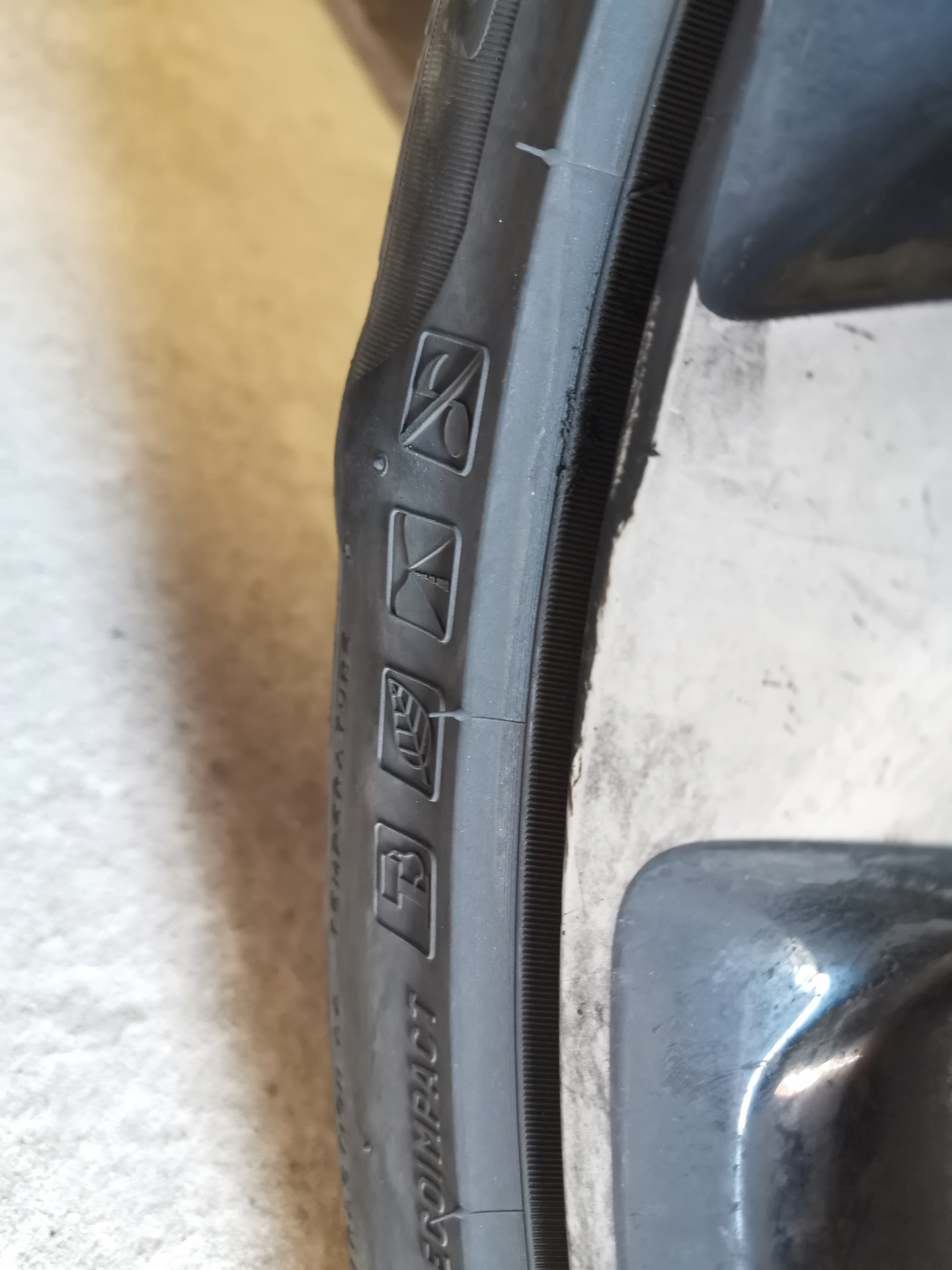 Шишка(грыжа) на резине — что делать? — Lada XRAY, 1,8 л, 2017 года ...