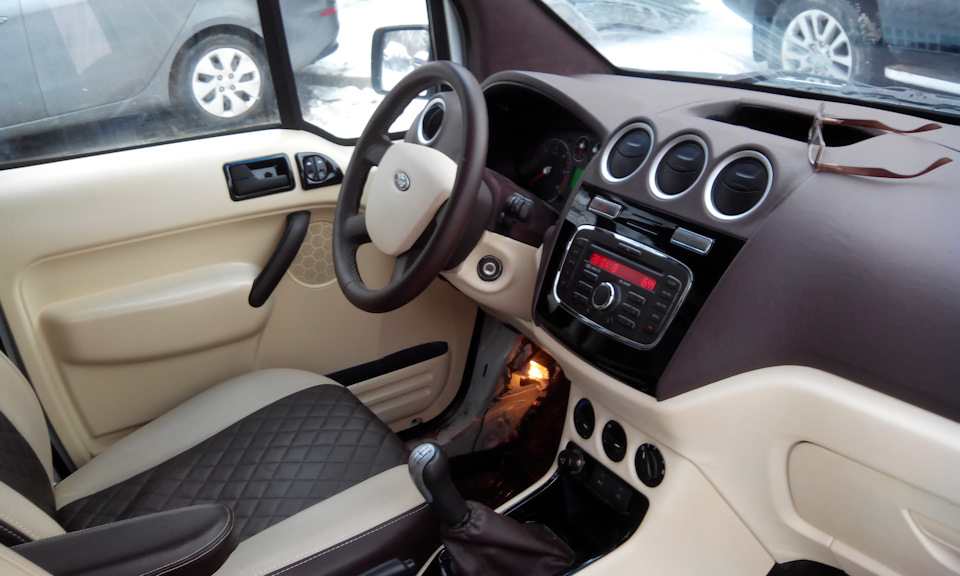 Перетяжка торпеды. Почти закончил. — Ford Tourneo Connect (2G), 1,8 л ...