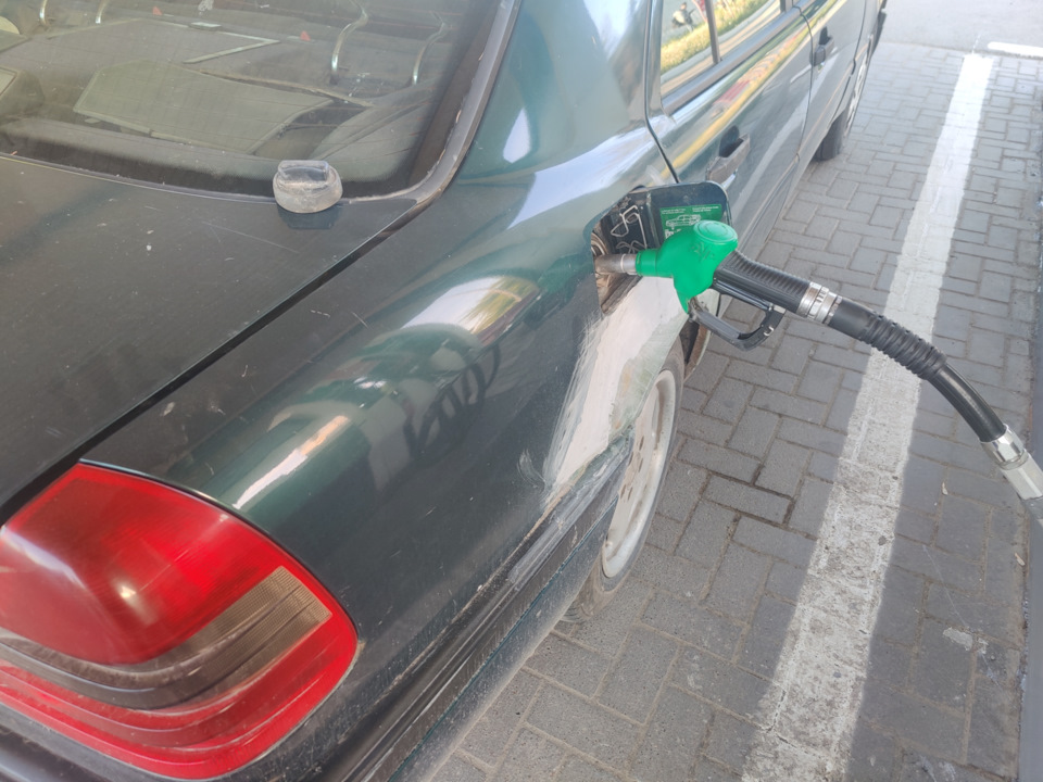 Вдруг откуда ни возьмись … Появляется вода — Mercedes-Benz C-class ...