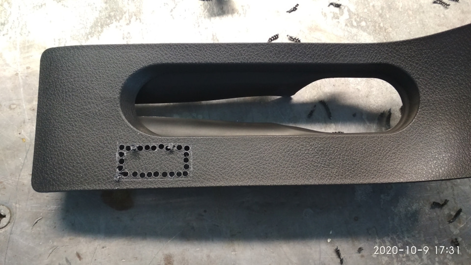 3. размечаем, вырезаем — Lada Vesta SW (1G). Запчасти на фото: 2020109