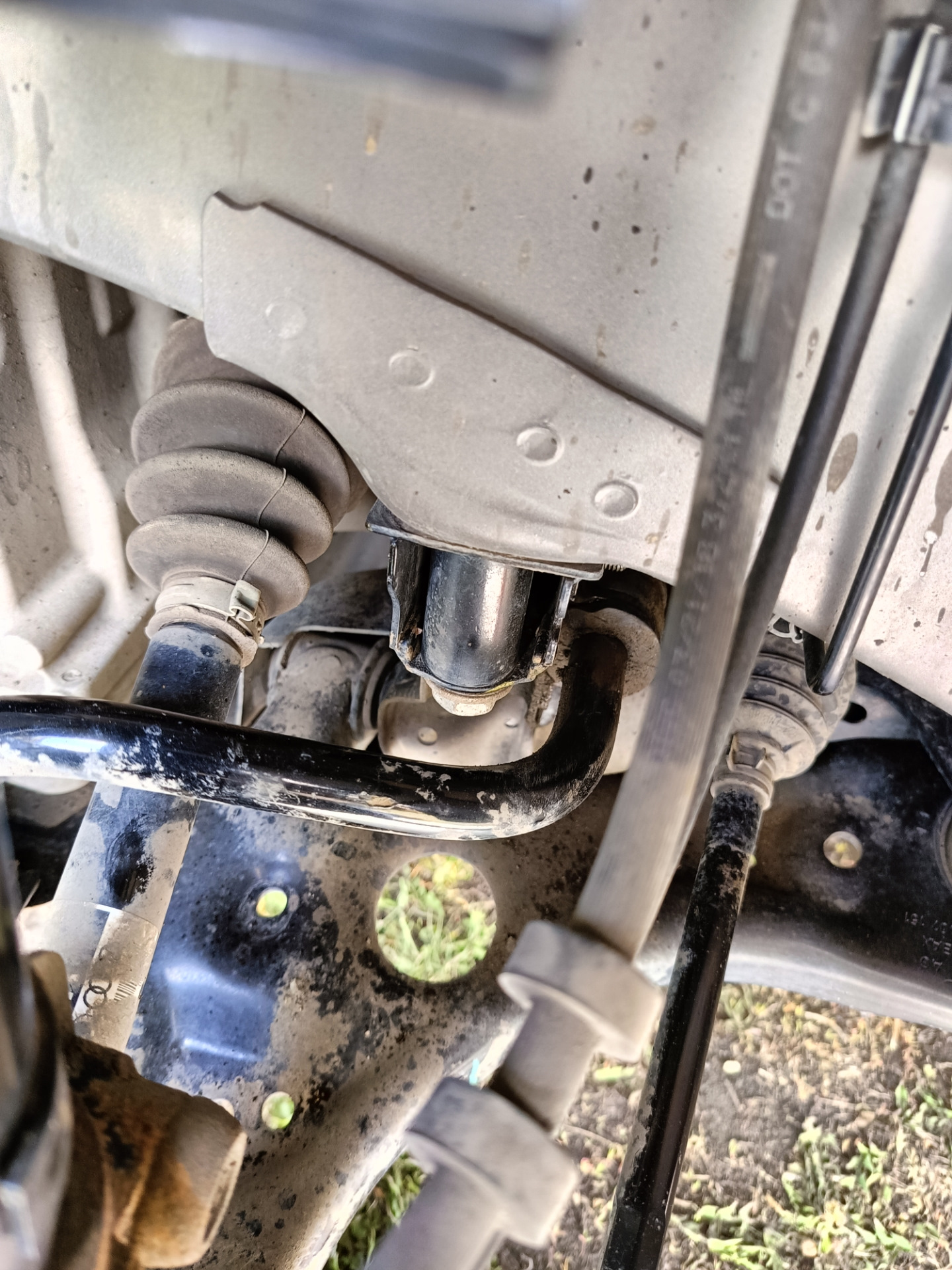 Гуляющий стабилизатор, горе в езде. — Volkswagen Polo Sedan, 1,6 л ...