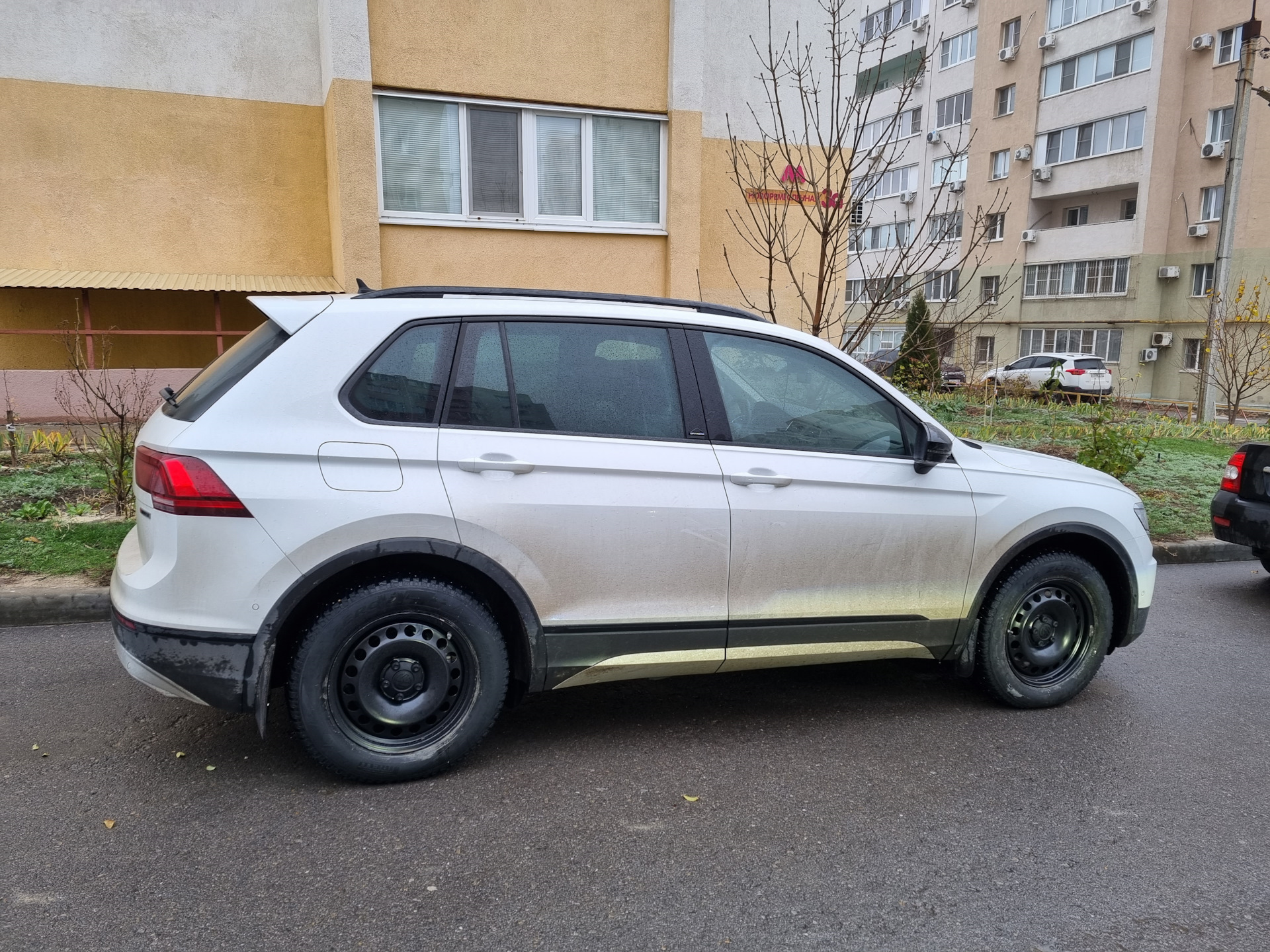 Шиномондаж — Volkswagen Tiguan (2G), 2 л, 2019 года | колёсные диски ...