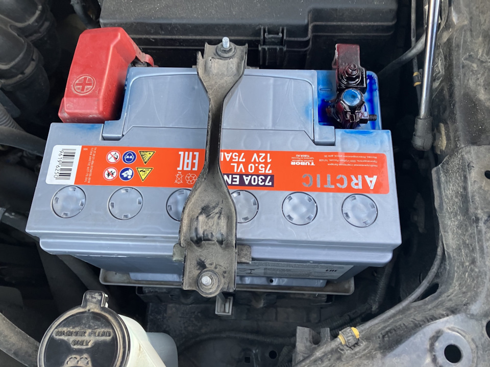 Замена аккумулятора. — Toyota Fortuner (2G), 2,7 л, 2020 года | другое ...