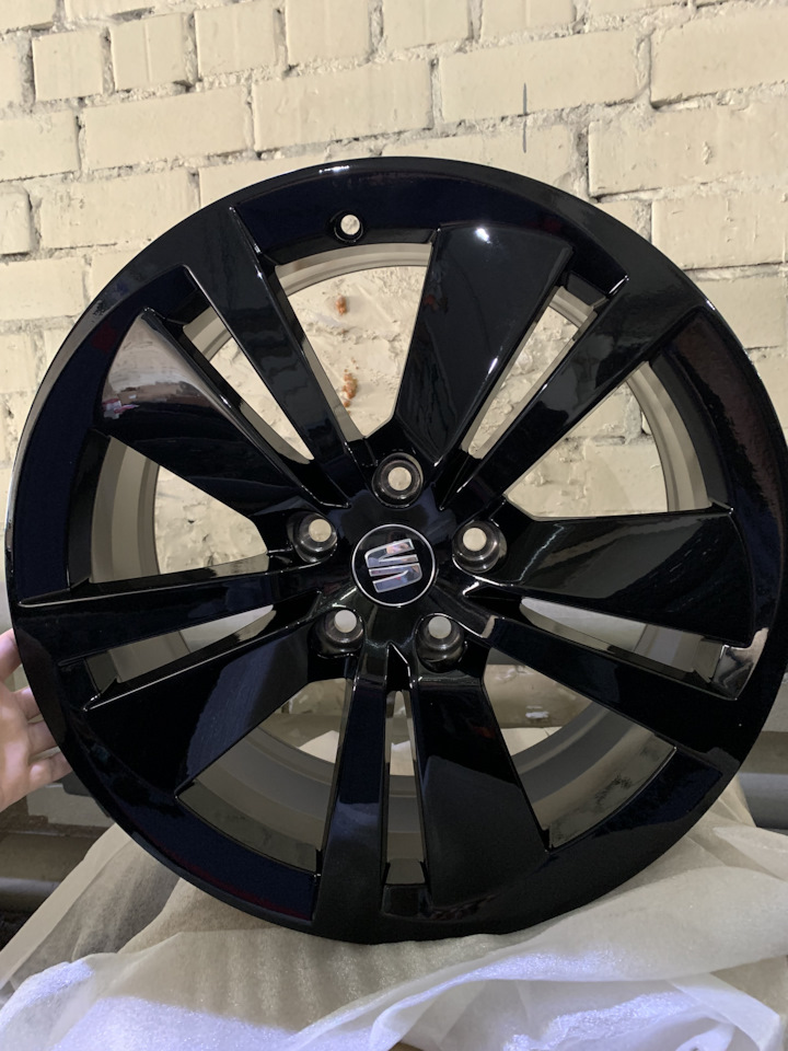 Литые диски VAG 7,5Jx18 ET51 5x112 на Volkswagen Golf Mk7, SEAT Leon ...