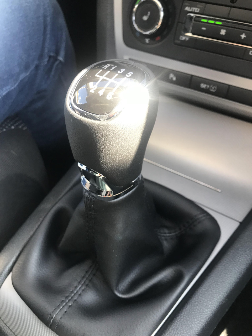 Обновил ручку МКПП Skoda a5 — Skoda Octavia A5 Mk2, 1,8 л, 2011 года ...
