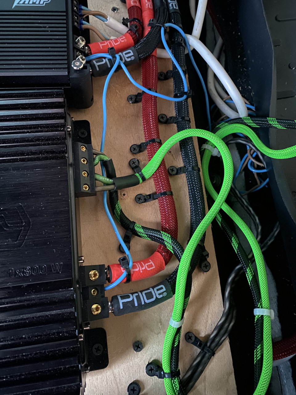 Замена акустических кабелей на Сабвуфере Dl Audio Black Bass 8 — Lada ...