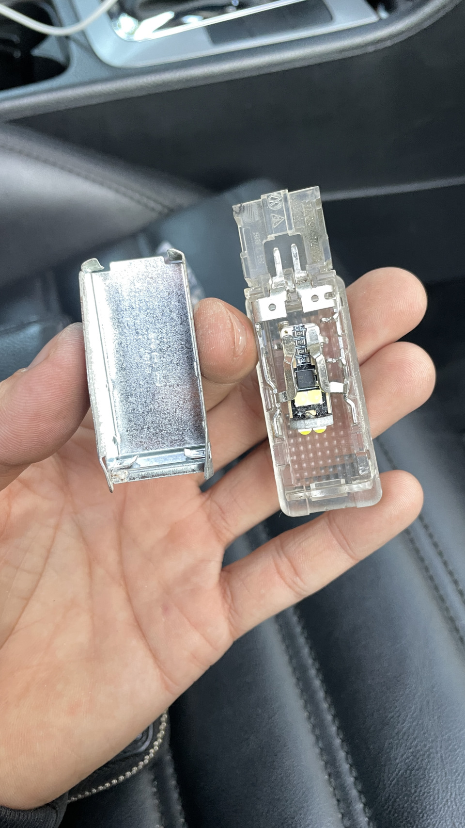 Подсветка пространства ног Led. — Volkswagen Passat B6, 2 л, 2005 года ...