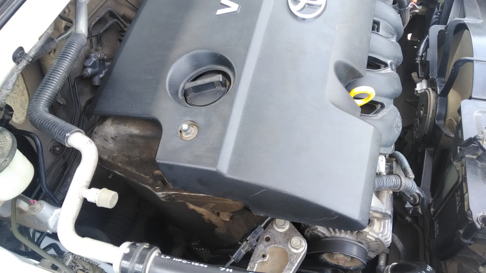ДВС начал выдавливать масло … — Toyota E120, 1,5 л, 2006 года | визит ...