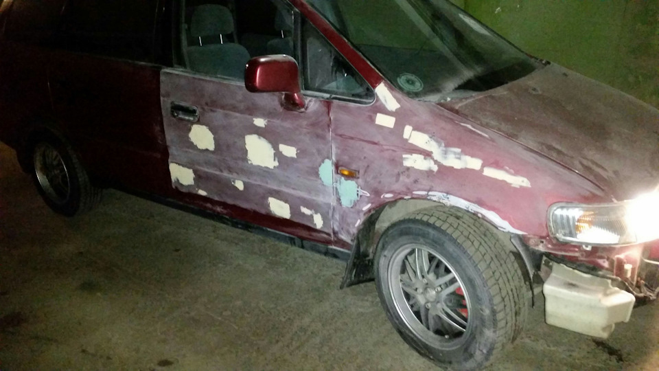 Потом подумал о полном перекрасе. Сначала хотел покрасить в ВАЗовский ...