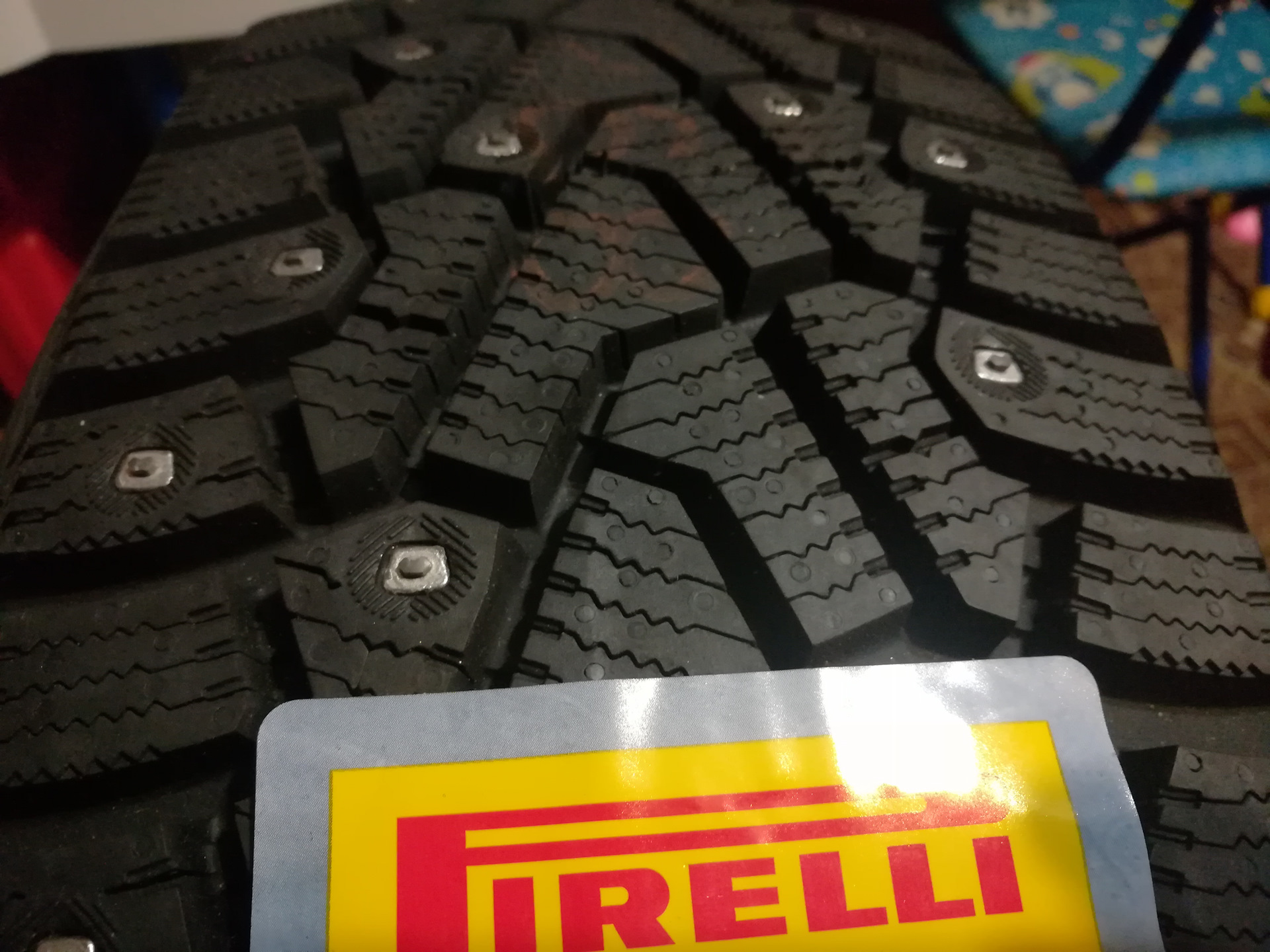 Пирелли айс 215 65 16. Pirelli 215/65r16 102t XL Ice Zero. Pirelli Ice Zero 104t. Pirelli Ice Zero 215/55 r18. Pirelli Ice Zero 2 215/65 r16.