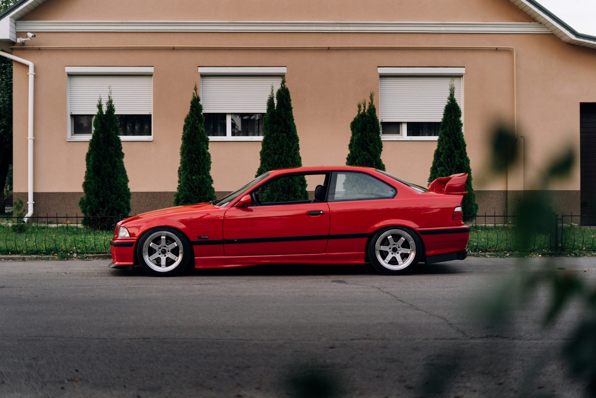 Красная 36. BMW e36 Coupe Red. BMW e36 Coupe красная. BMW e36 купе красная. BMW 3 Series e36 Coupe.