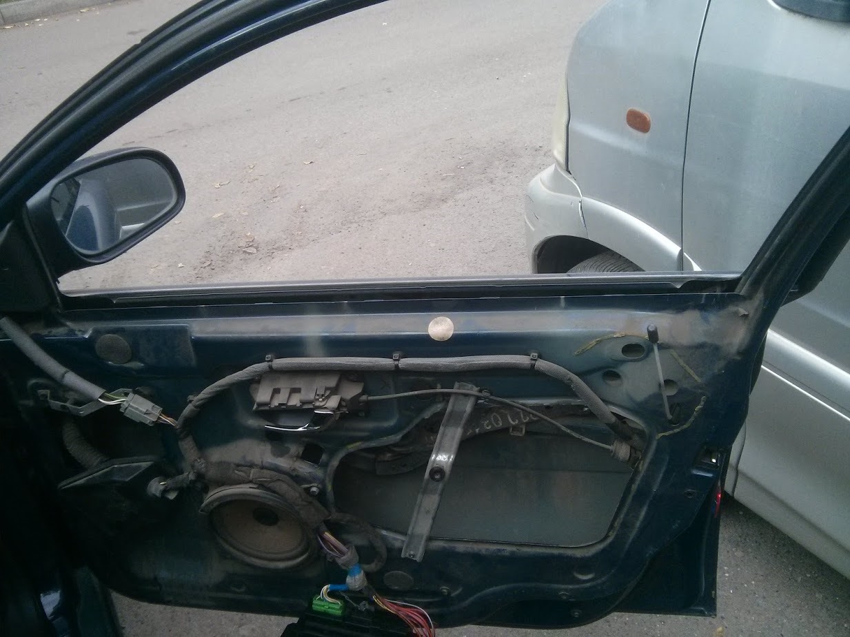 Разборка двери VOLVO S80