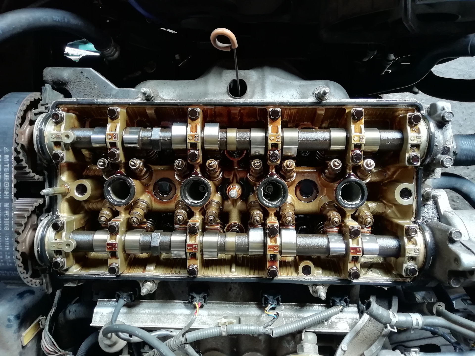 Маслосъемные колпачки хендай акцент 12 клапанов. Сколько маслосъемных. Маслосъемные колпачки ваз 2106. 8. Хонда стрим 2002 1.