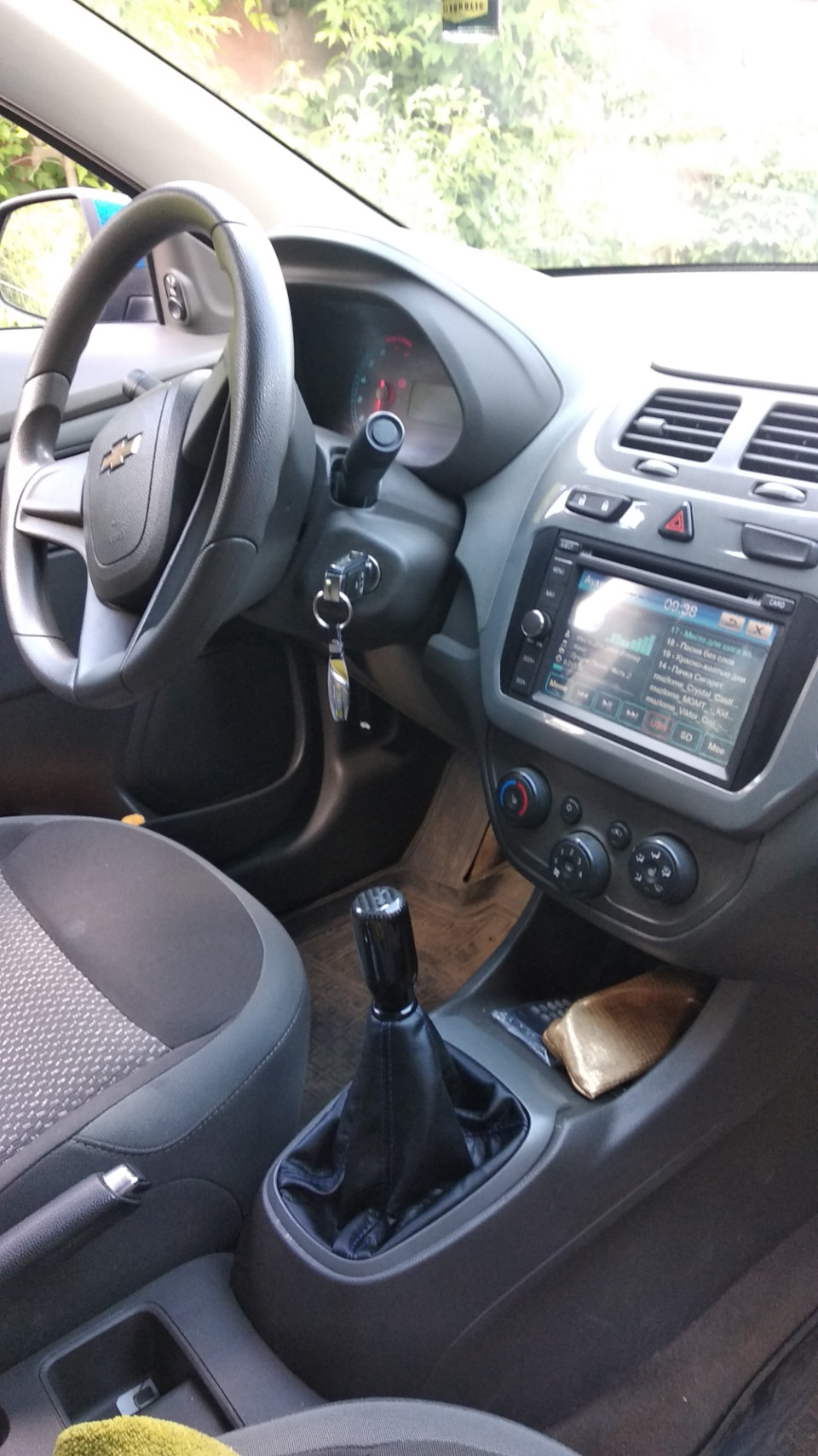 Как снять ручку кпп кобальт 26. Ручка и кожух рычага КПП - Chevrolet Cobalt (2G), 1,5 л, 2013 года своими ру