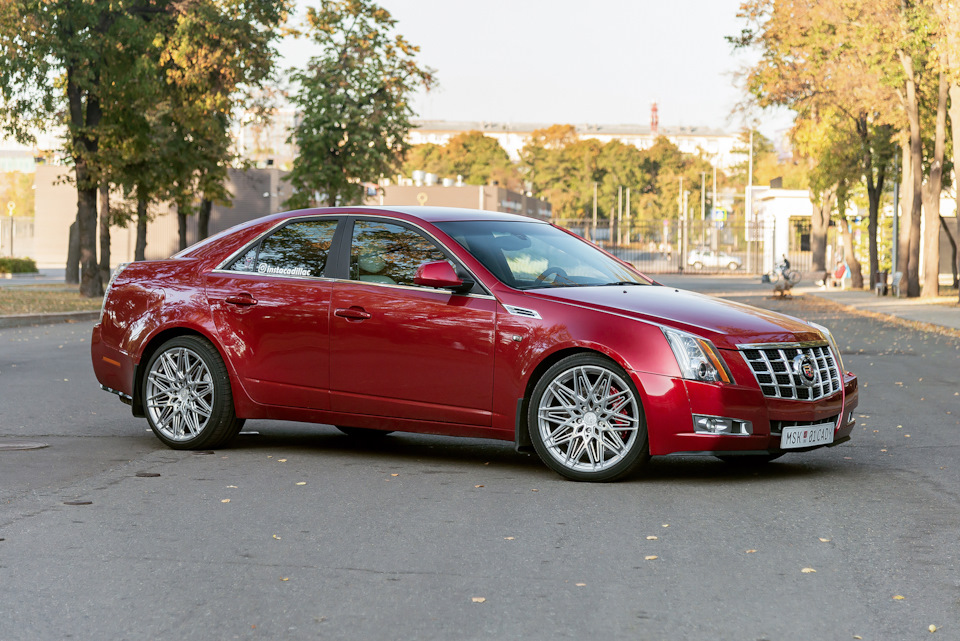 Cadillac CTS оранжевый