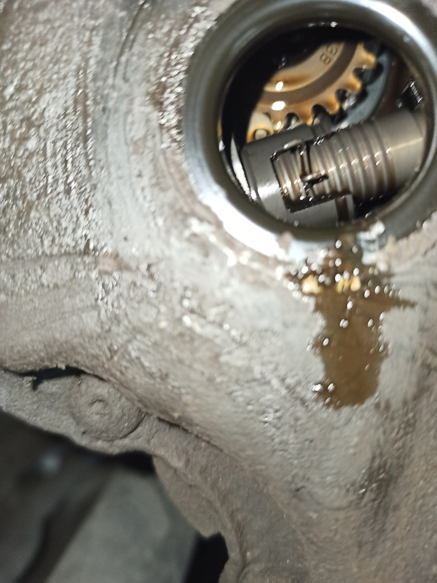 погнули стойку заз шанс 1. 3. 2123--нива--вибрация. при сбросе газа машина дергается. при разгоне стучат.