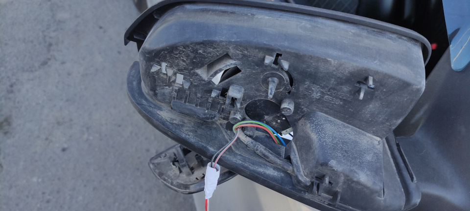 Повторители поворота в зеркала — Lada Vesta, 1,6 л, 2018 года | своими ...