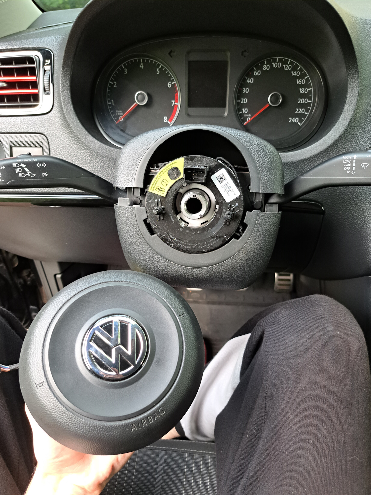 Перетяжка руля VW POLO MK3 6N2 - Volkswagen Polo Mk3, 1,4 л, 2000 года другое DR