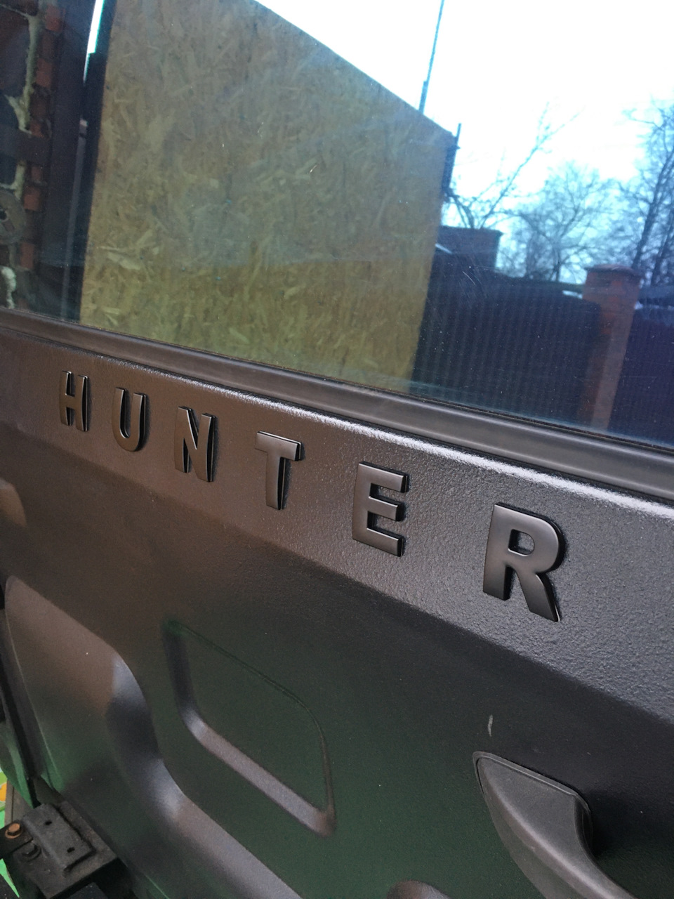 Шильдик HUNTER — УАЗ 315195 Hunter, 2,2 л, 2009 года | стайлинг | DRIVE2