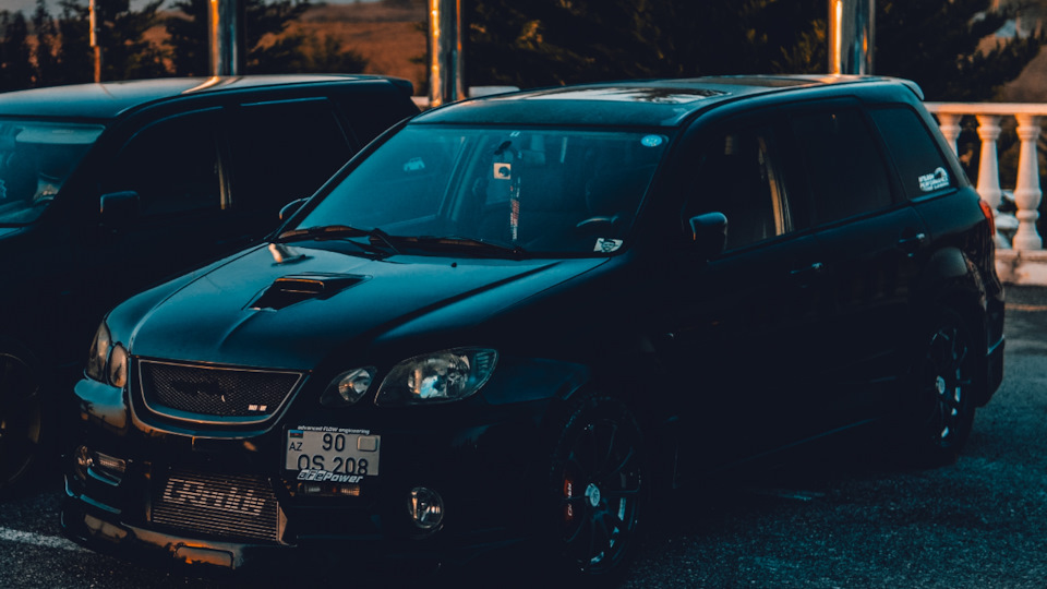 Mitsubishi Airtrek Turbo R "Black Mamba"