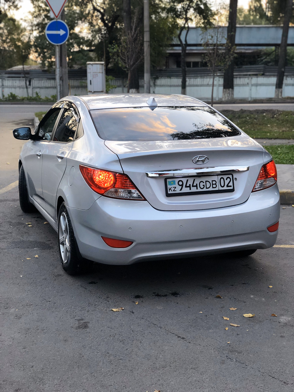 Потеют туманки — Lada Vesta, 1,6 л, 2017 года | другое | DRIVE2