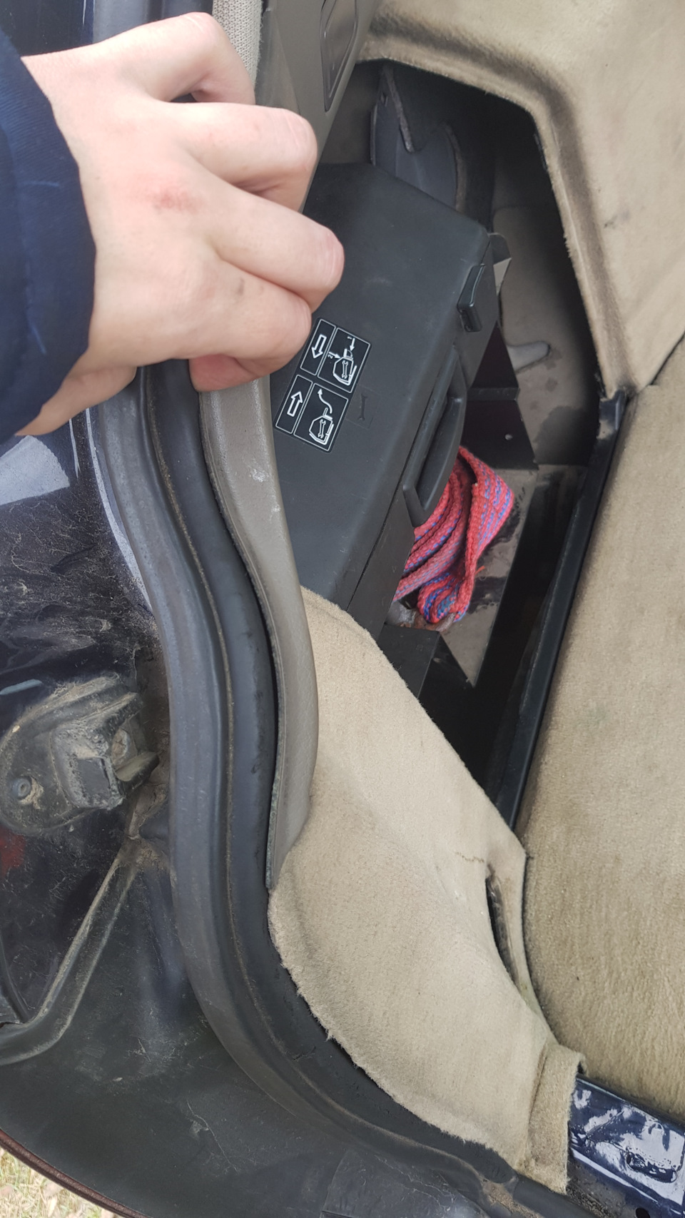 Неверные показания датчика уровня в баке — Audi A6 Avant (C5), 2,5 л ...