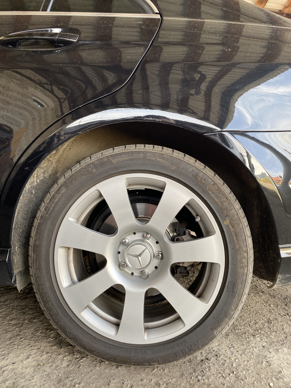 Photo from the logbook Mercedes-Benz E-Class (W212)