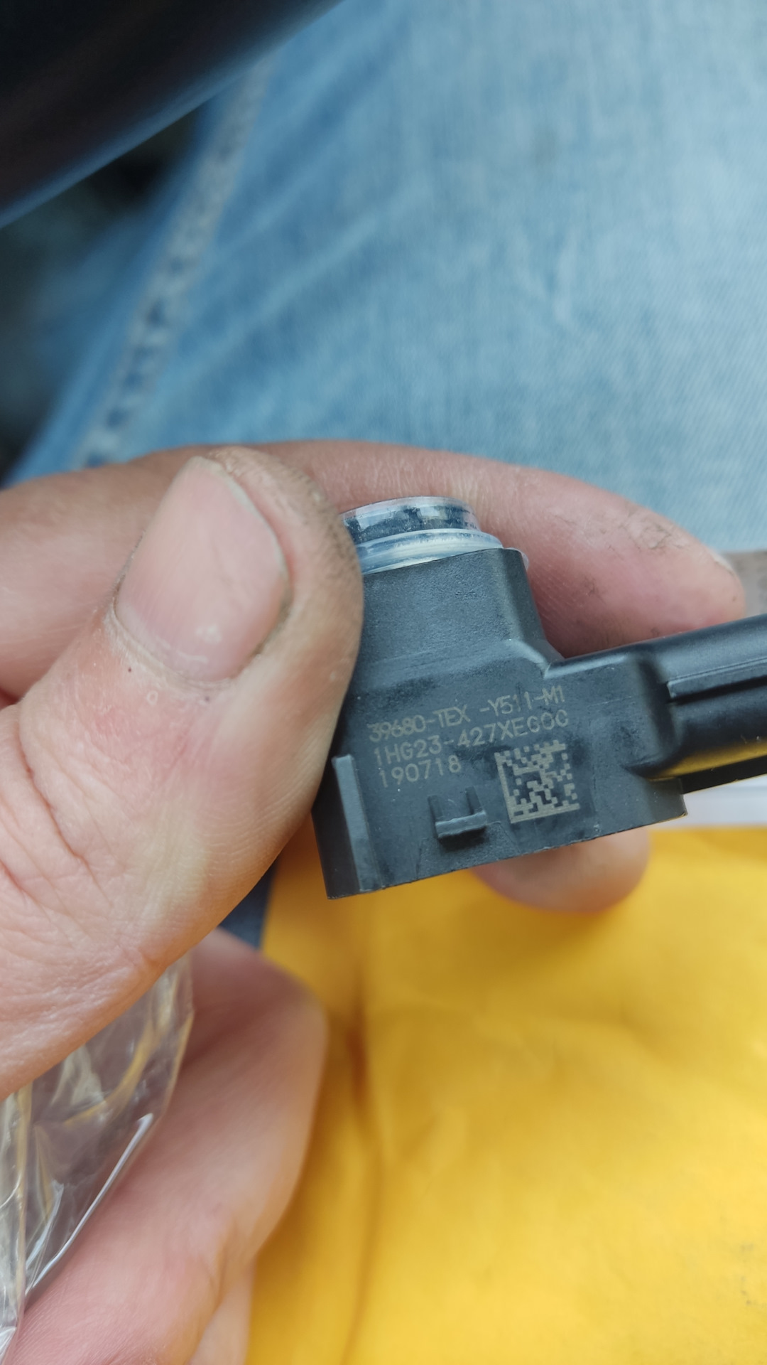 3.Замена датчика парктроника в переднем бампере. — Honda CR-V (5G), 2,4 ...