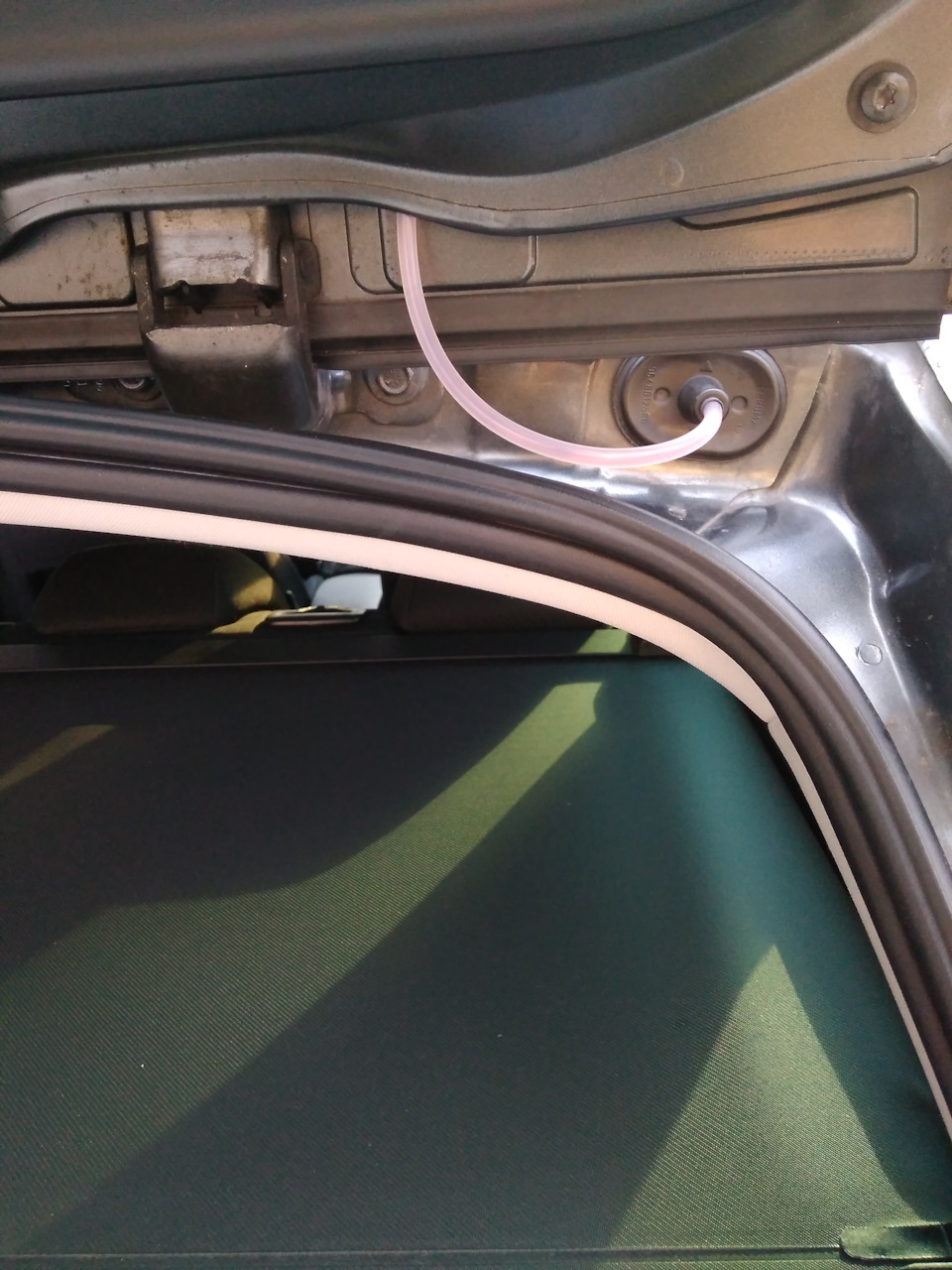 Трубка омывателя заднего стекла — Citroen C5 (2G), 1,6 л, 2014 года ...