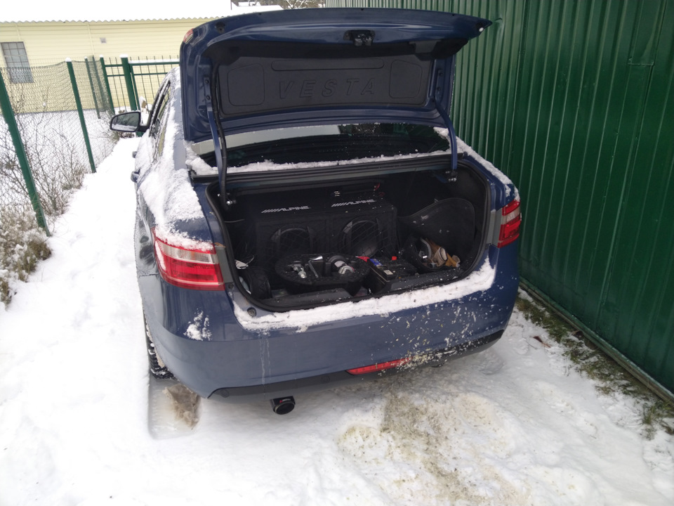 Пружины в багажник, поднимающие сугробы. — Lada Vesta, 1,6 л, 2017 года ...