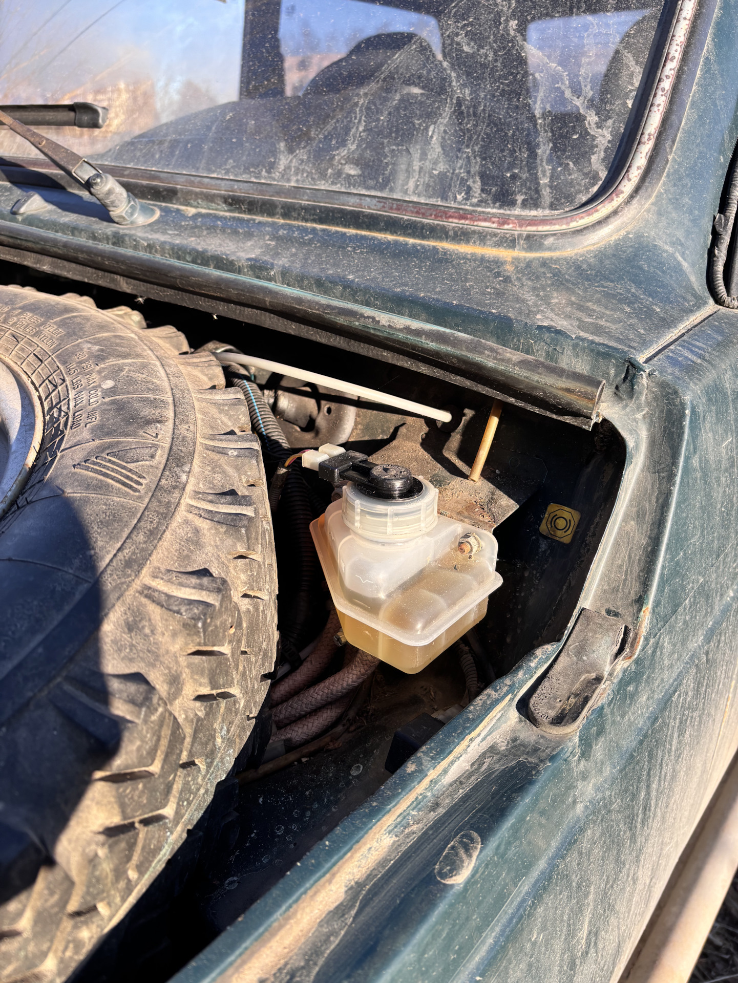 Установка нового бачка тормозной жидкости нива 21214 — Lada 4x4 3D, 1,7 ...