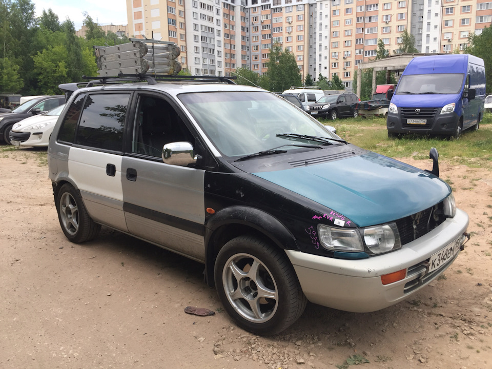 Наклейка — Lada Гранта (1G), 1,6 л, 2013 года | просто так | DRIVE2