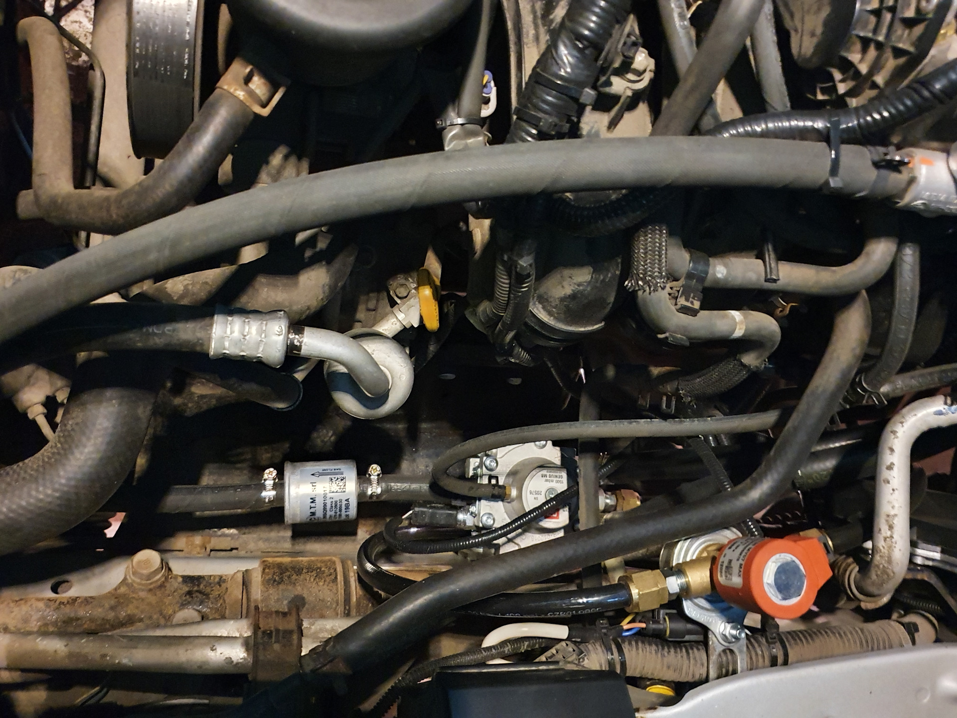 катушка подсоса газового редуктора. гбо машина не заводится. не переключается на газ гбо 2 поколения газель. распределитель газа и бензина на газовом оборудование 4 поколения. патрубки тосола для гбо 2 поколения.