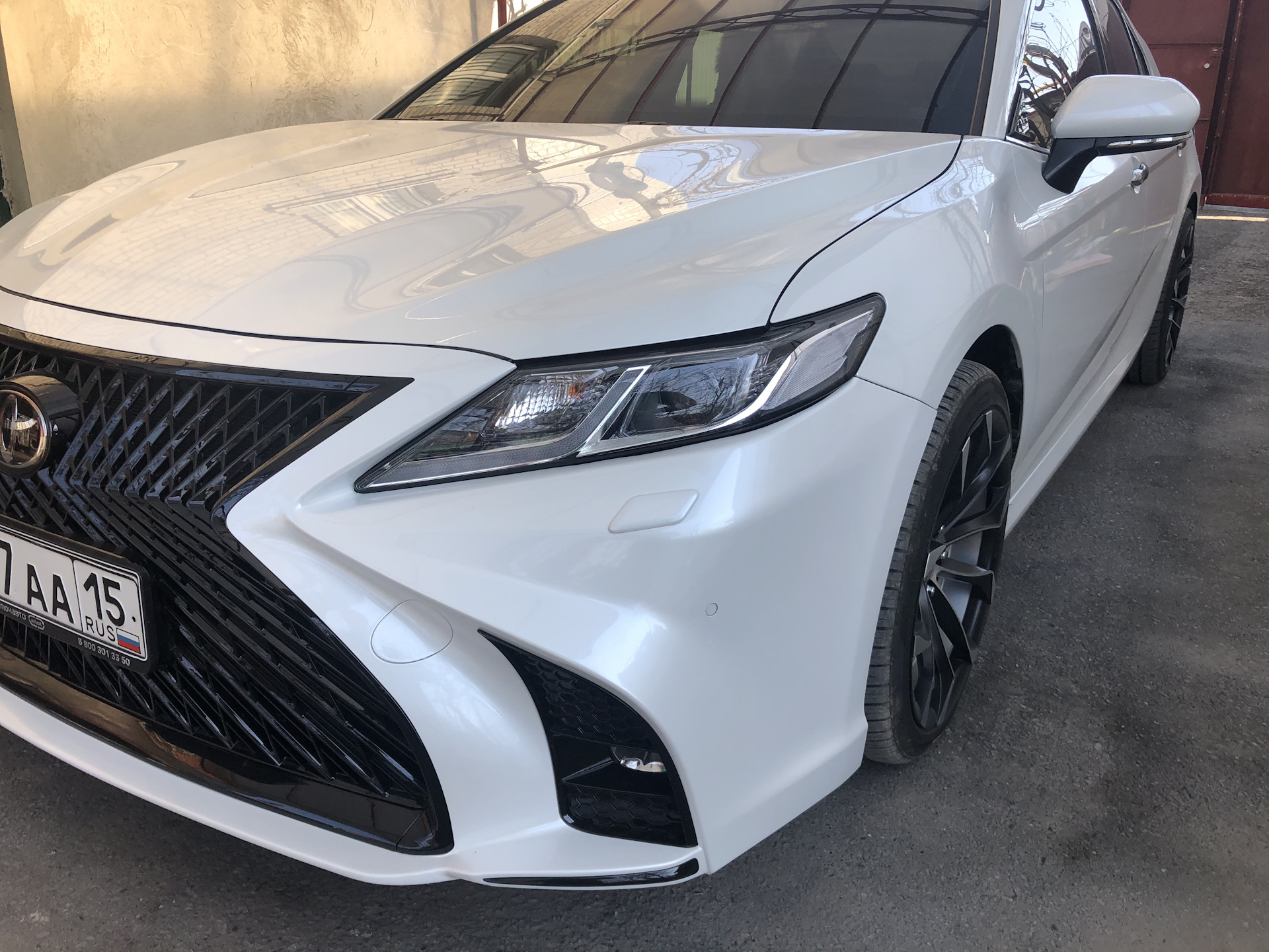 Камри 70 лексус. Camry 70 r19 Lexus. Camry v70 r19. Фары Камри 70 Лексус. Camry 70 r20 Lexus Style.