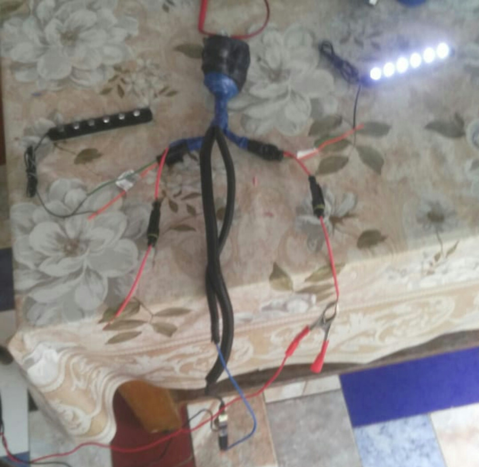 Запитал бегущие огни на брызговиках как поворотники и стоп видео ...