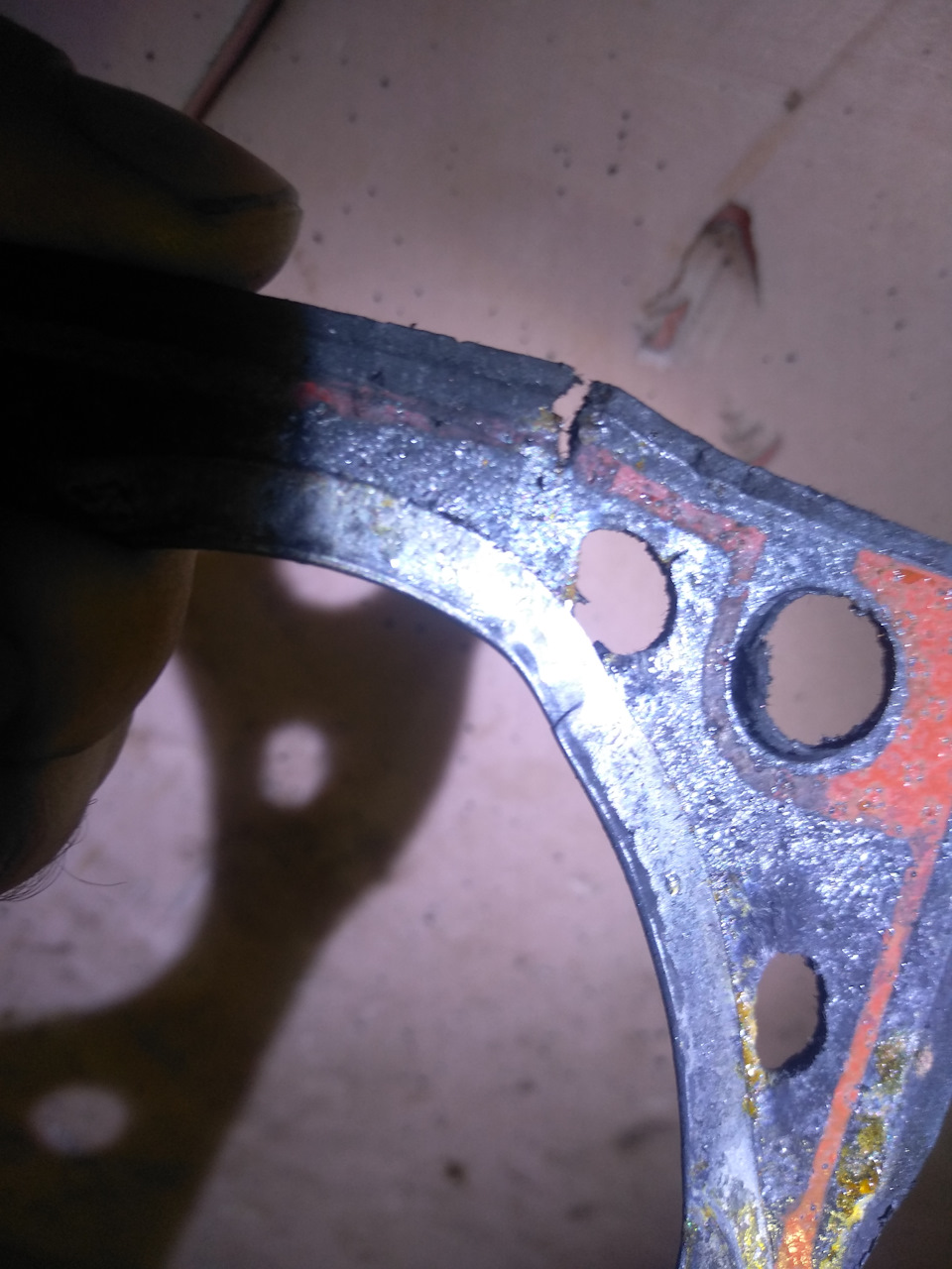 осмотр и чистка маслоотделителя — Skoda Octavia A7 Mk3, 1,8 л, 2013 ...