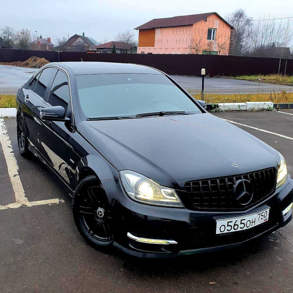 Все же дошло дело до решётки 🤦🏻‍♂️😁 — Mercedes-Benz C-Class (W204), 1,8 ...