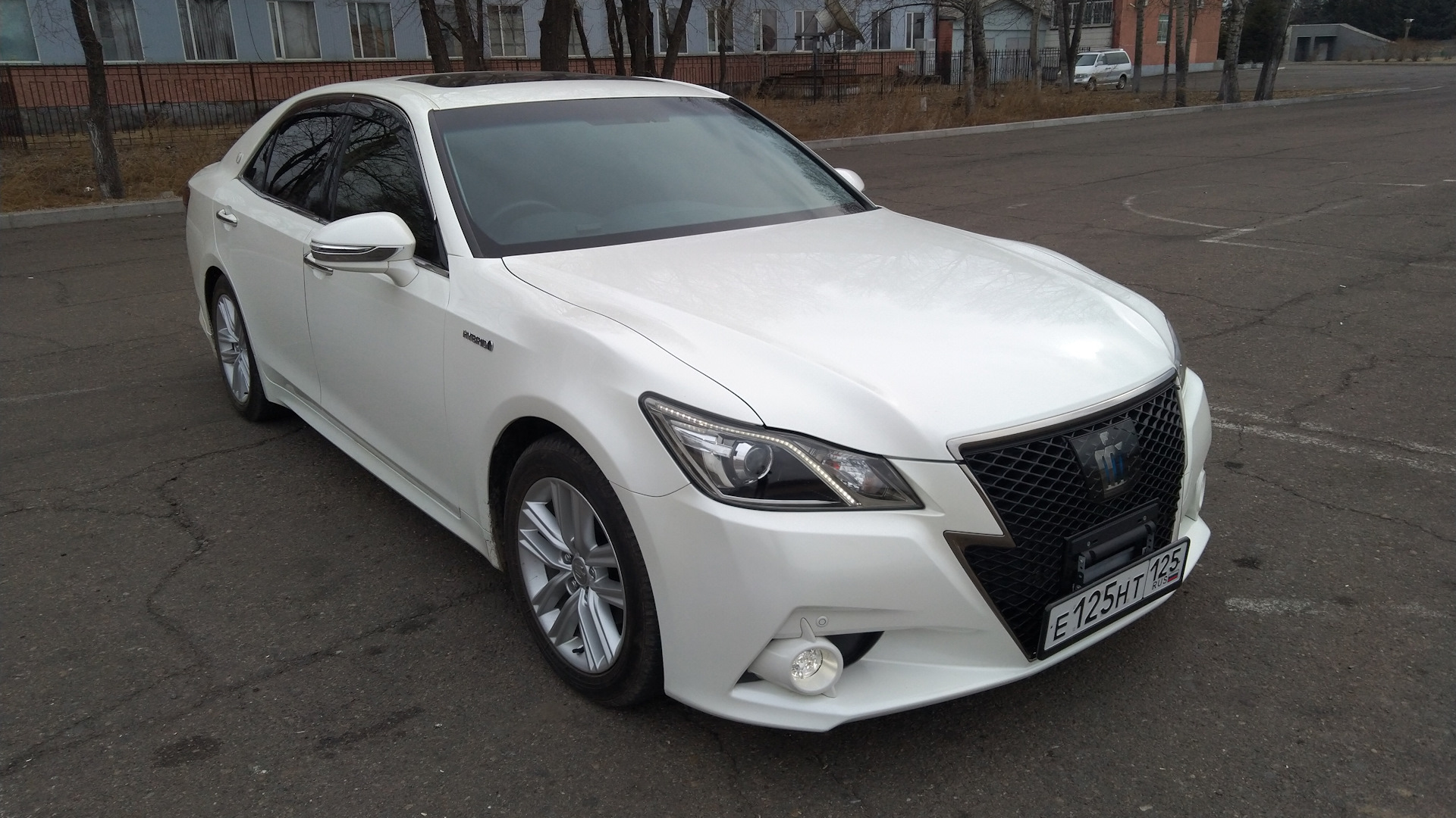 Toyota Crown 2015