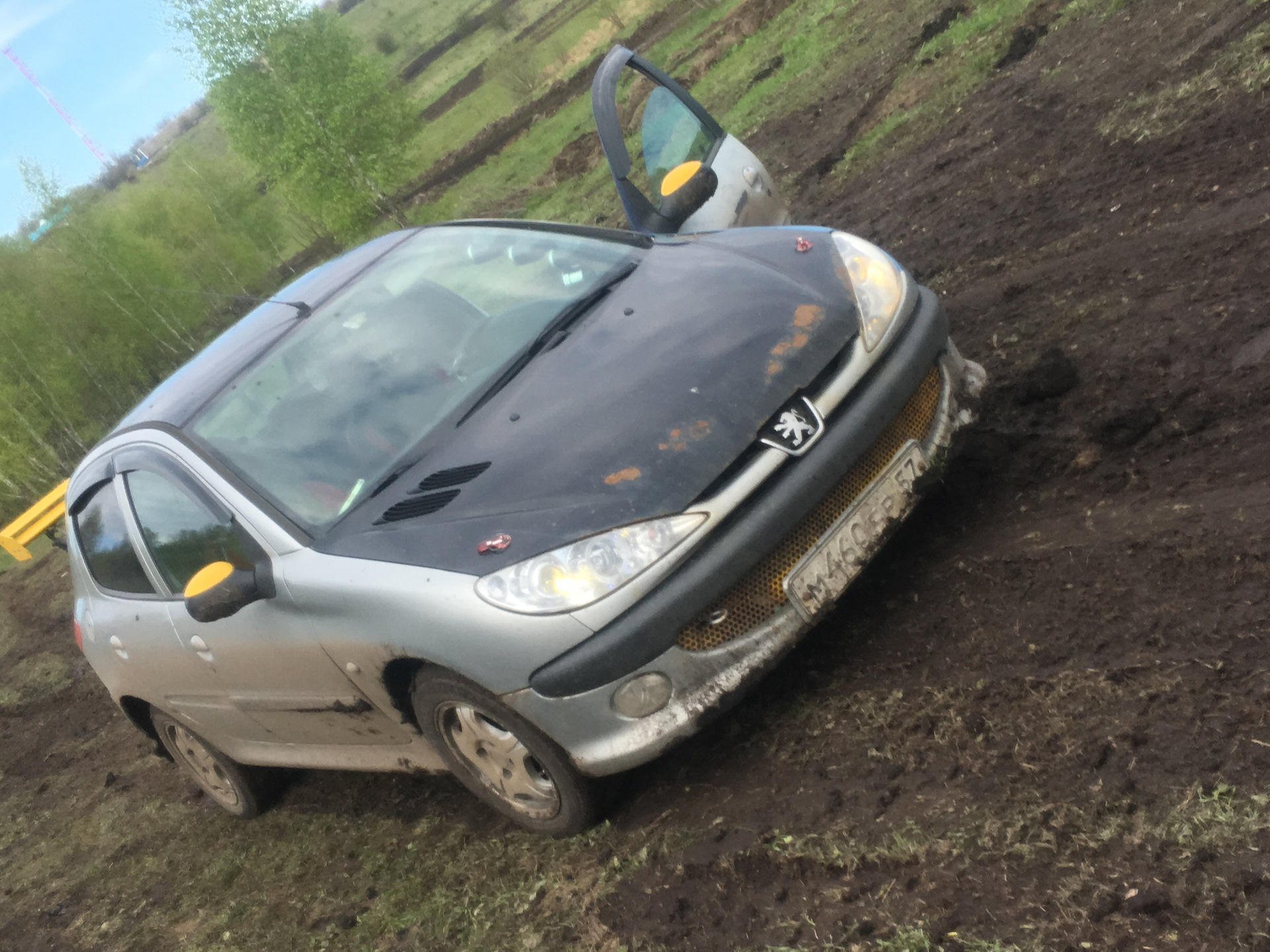 Замена капота — Peugeot 206, 2004 года | кузовной ремонт | DRIVE2