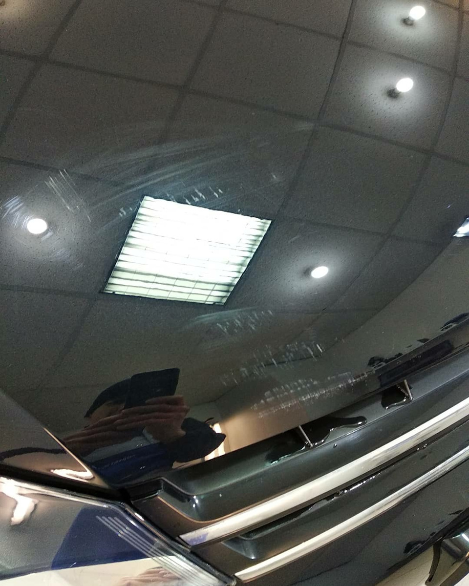 ЕКБ. VW Touareg: локальное удаление царапин, пленка на глянцевые стойки ...