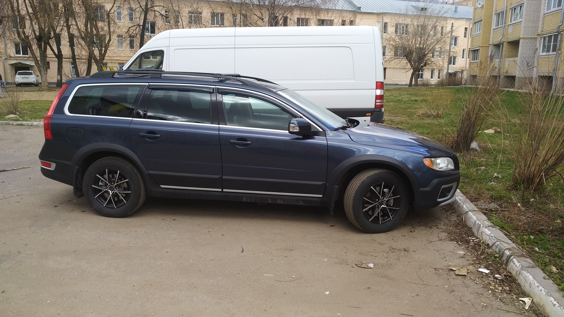 Пружины крышки багажника на Рено Логан. — Renault Logan (1G), 1,6 л ...