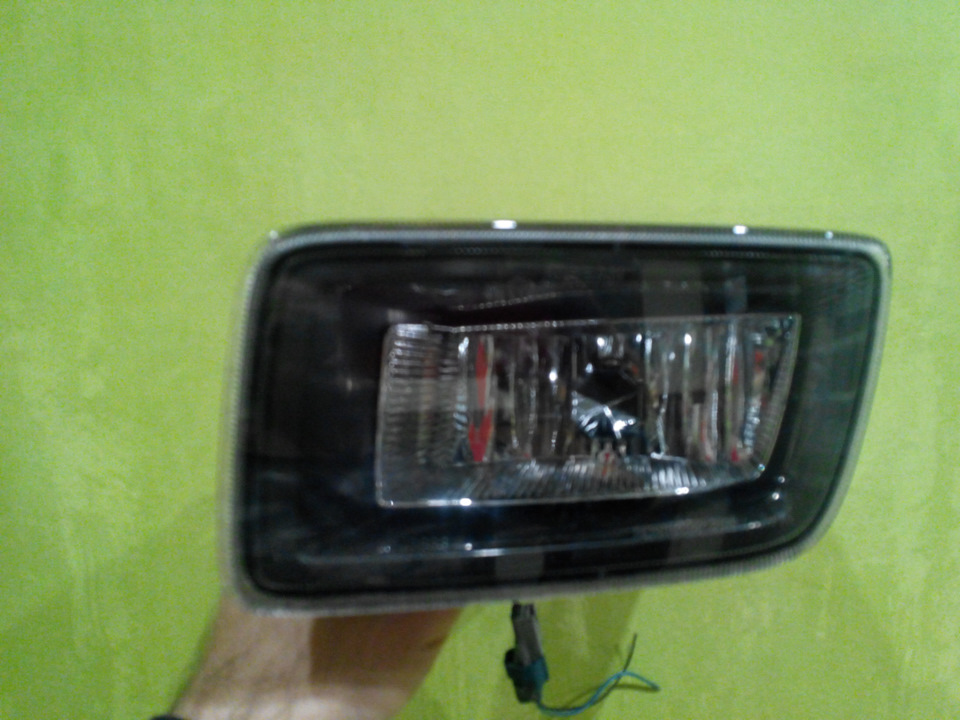 Ободок противотуманной фары ниссан сирена. Противотуманки на серена nc26. Туманки nissan serena pc24. Модель лампочка в противотуманку ниссан пресаж tu 30 кузов. Туманки ниссан серена с24.
