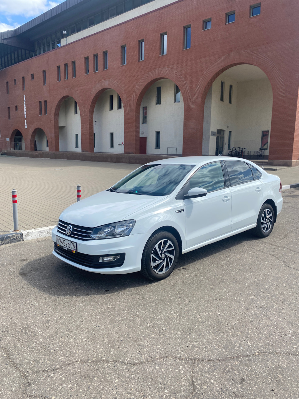 Продаю свою Полину — Volkswagen Polo Sedan, 1,4 л, 2018 года | продажа  машины | DRIVE2