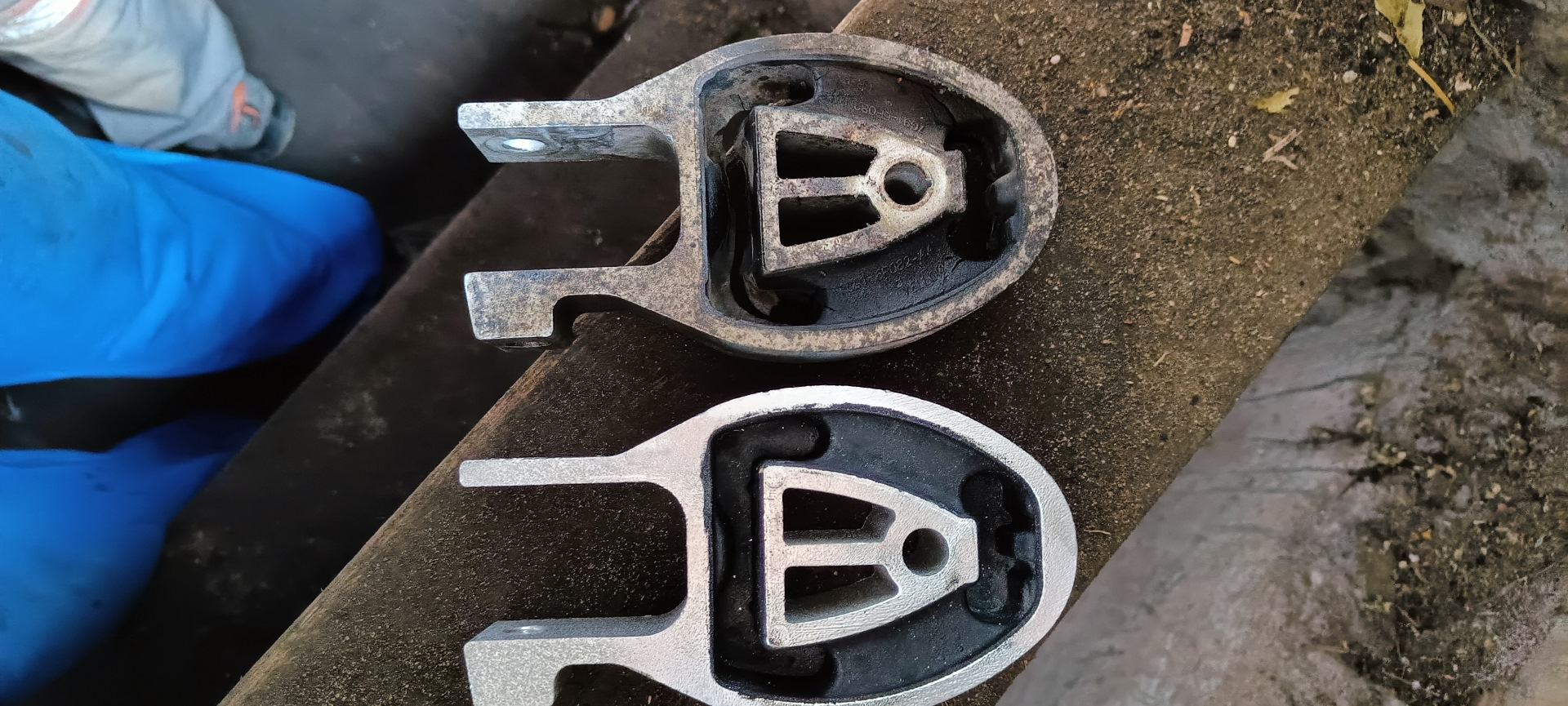 подушка ДВС задняя нижняя — Ford Galaxy (Mk III), 2 л, 2008 года ...