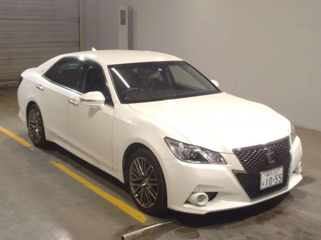 Toyota Crown Majesta 2018