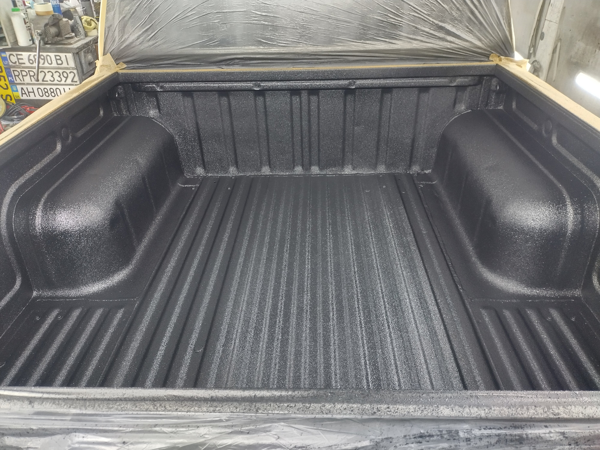 Покраска кузова Раптором. — Nissan NP300, 2,5 л, 2008 года | кузовной ...