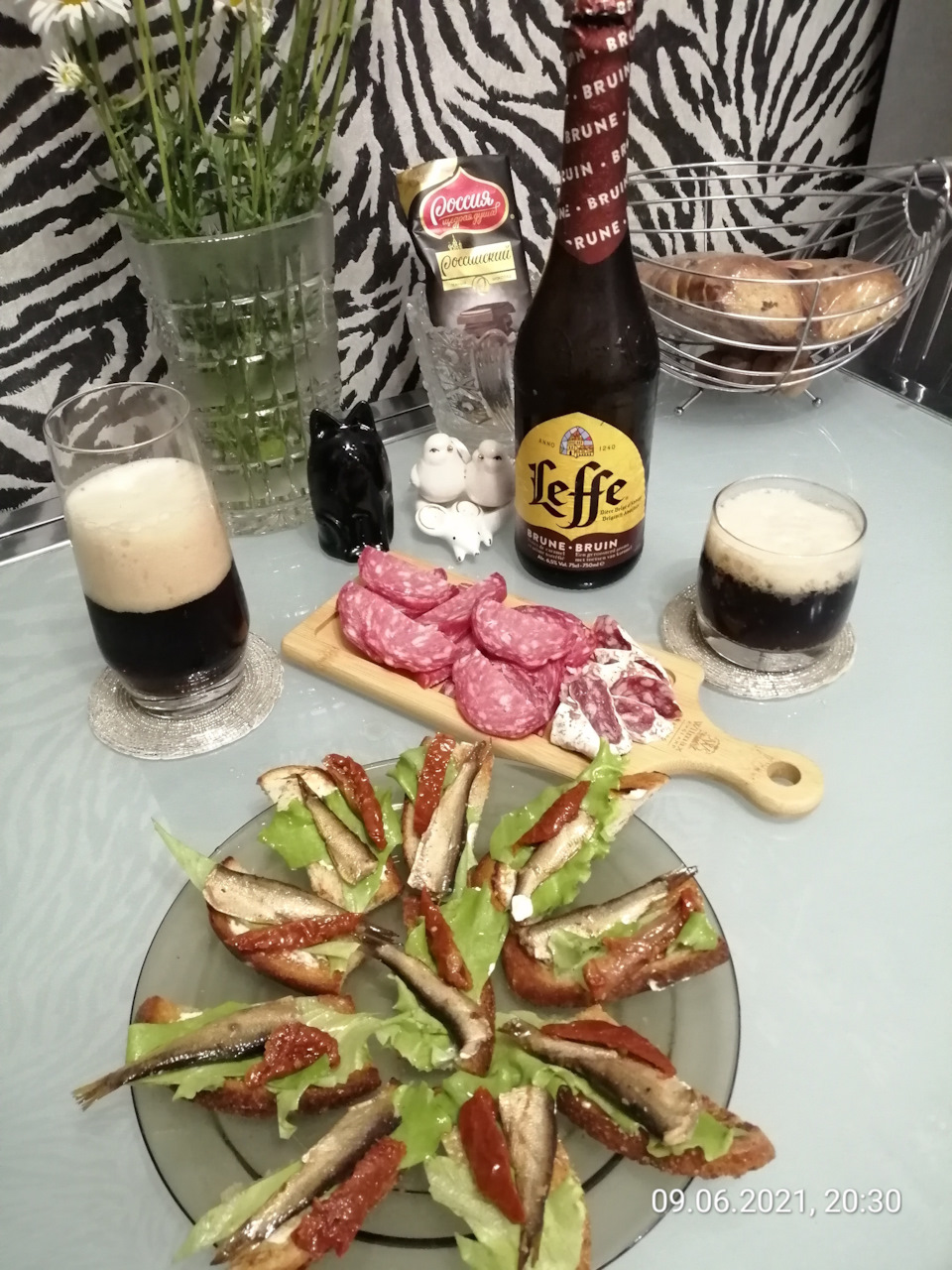 Пиво Leffe Brune — темный бельгийский эль, на ближайшее время с тёмным  определился😉 и светлое под морепродукты сойдёт 😎. — Сообщество «Food &  Wine» на DRIVE2